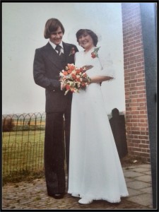 Hier waren mijn ouders uitgeflirt en gingen ze trouwen. Mijn moeder heeft deze jurk zelf gemaakt.