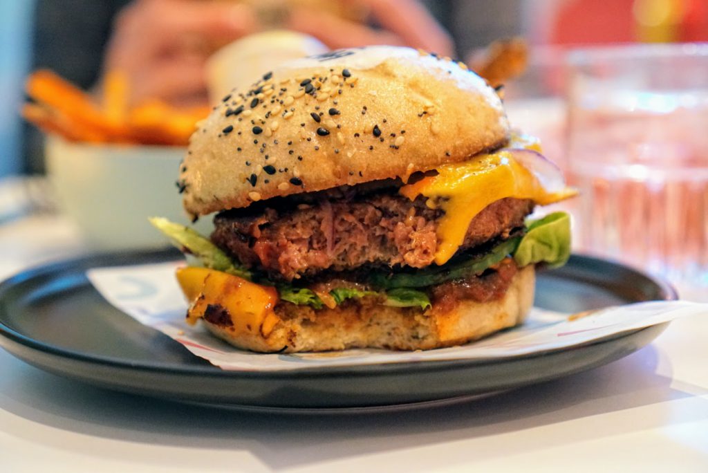 Beyond Burger bij Deer Mama - Ikreddewereld.nl